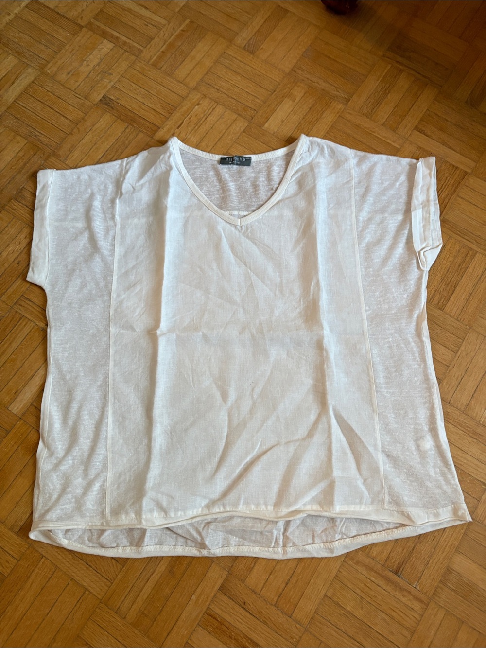 Pistache Lightweight White V-Neck Women's Top